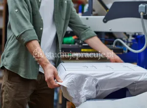 Assistant in Clothing Labeling
